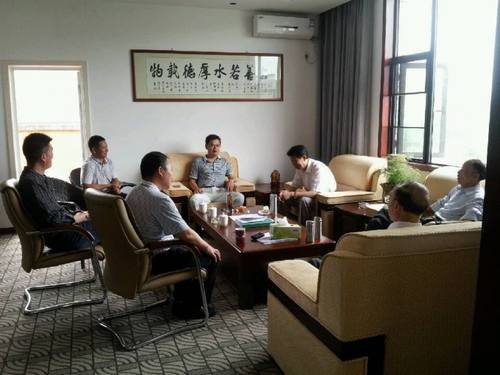 傅傳文及局專家組一行到燕子坡項(xiàng)目部檢查度汛工作并拜會伊力集團(tuán)領(lǐng)導(dǎo) 