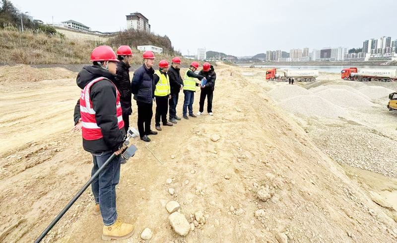 袁斌帶隊(duì)督導(dǎo)檢查重點(diǎn)項(xiàng)目復(fù)工復(fù)產(chǎn)及生產(chǎn)經(jīng)營情況